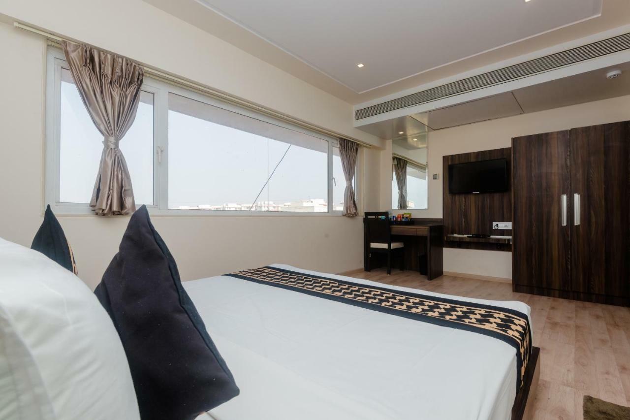 Mumbai House Hotel Juhu Extérieur photo