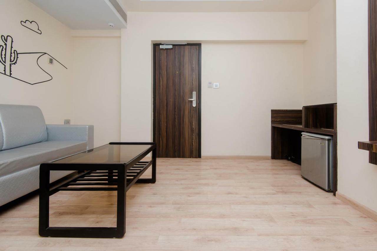 Mumbai House Hotel Juhu Extérieur photo